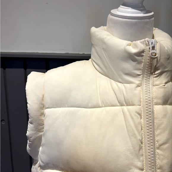 Long White Puffer - Picture 2 of 3